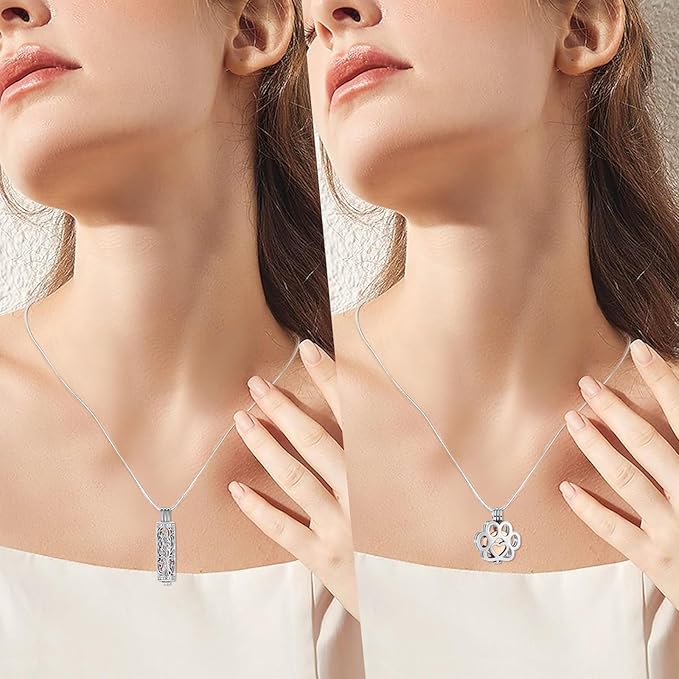 Imagen dividida que muestra a una mujer luciendo dos colgantes plateados distintos: a la izquierda, un relicario cilíndrico con el diseño del Árbol de la Vida; a la derecha, un colgante con forma de huella de mascota y un corazón calado.